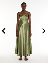Carica l'immagine nel visualizzatore di Gallery, Abito in raso tecnico "BADEN"