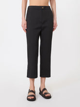 Carica l'immagine nel visualizzatore di Gallery, Pantalone capri in cotone stretch, nero