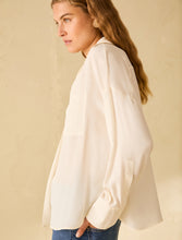 Carica l'immagine nel visualizzatore di Gallery, Blusa in crêpe de Chine, avorio