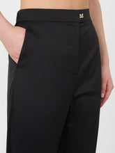 Carica l'immagine nel visualizzatore di Gallery, Pantalone capri in cotone stretch, nero