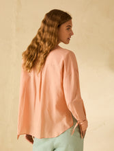 Carica l'immagine nel visualizzatore di Gallery, Blusa in voile di cotone, pesca
