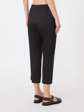 Carica l'immagine nel visualizzatore di Gallery, Pantalone capri in cotone stretch, nero
